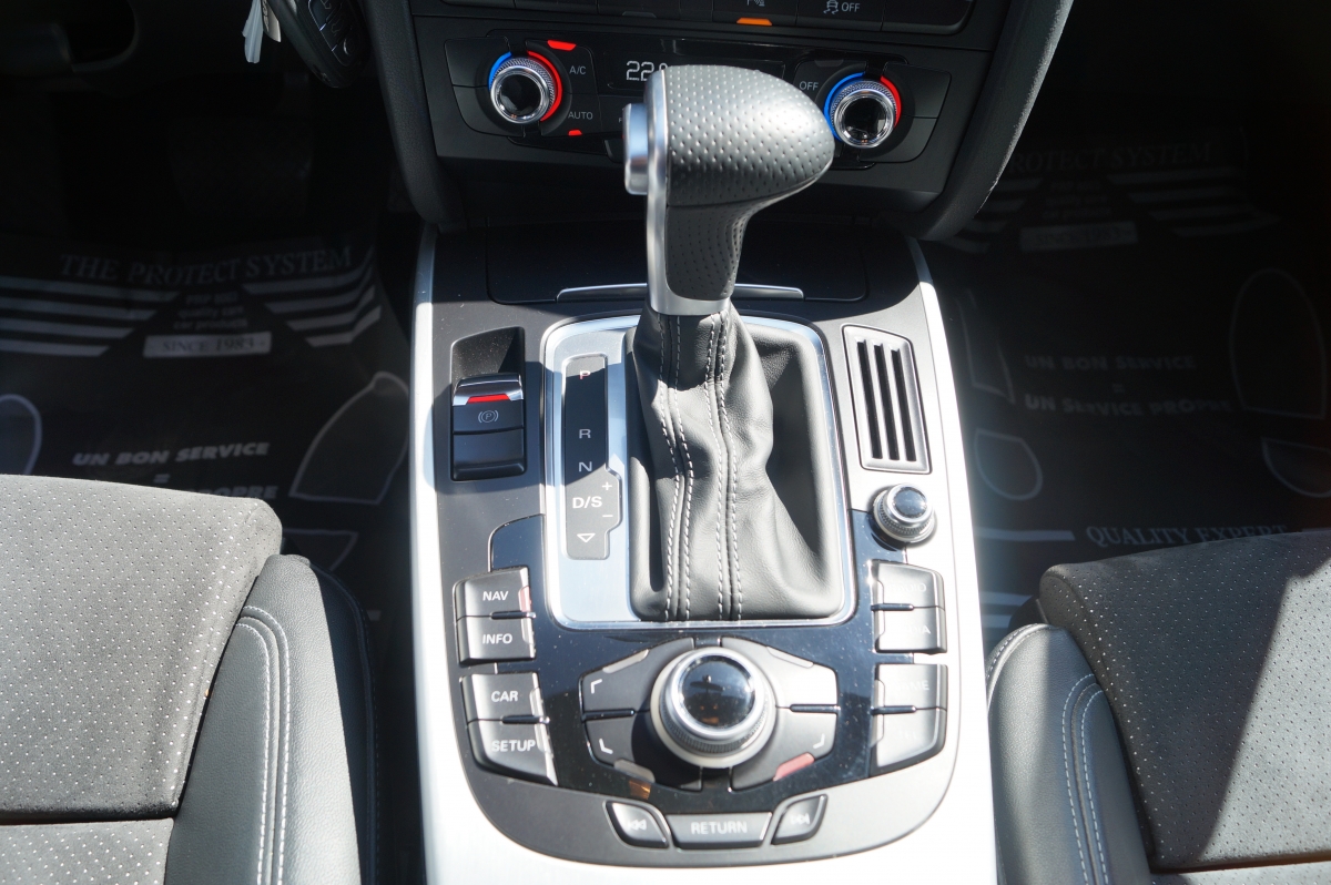 Radio Audi A5 Sportback (B8H/S) Berline a hayon / 5 portes 2.0 TDI 16V  (CAGA) (2011-01) - Pièces de voitures, motos et camions d'occasion