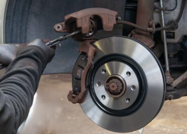 Pourquoi faire réviser sa voiture régulièrement ? Les 5 grands avantages d’un bon entretien