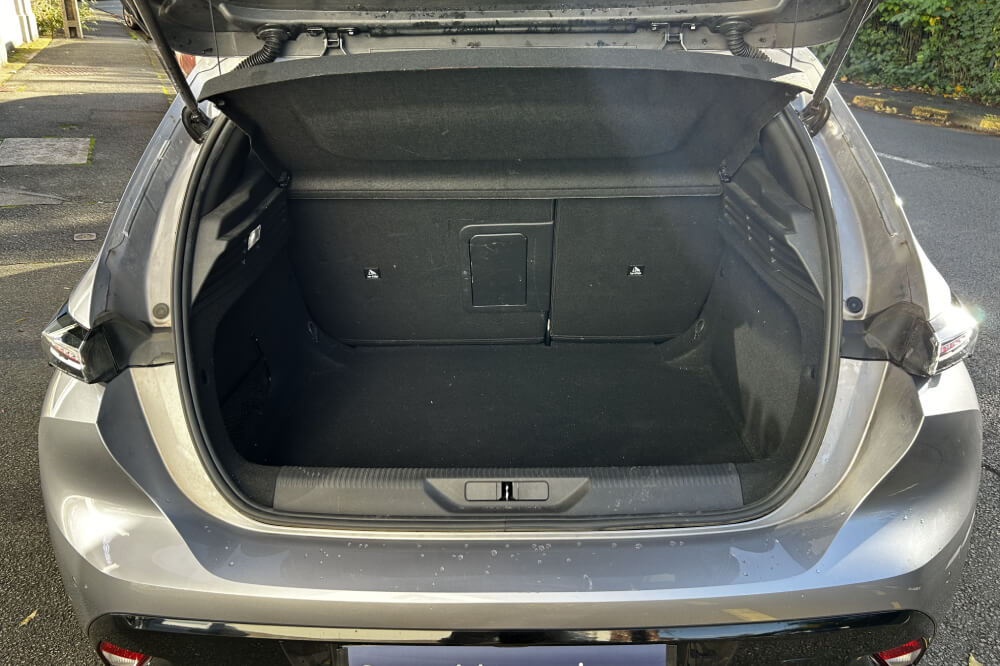 
								Peugeot 308 III full									